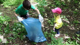 3 tone de gunoi au fost colectate la Criuleni printr-o activitate comună de salubrizare