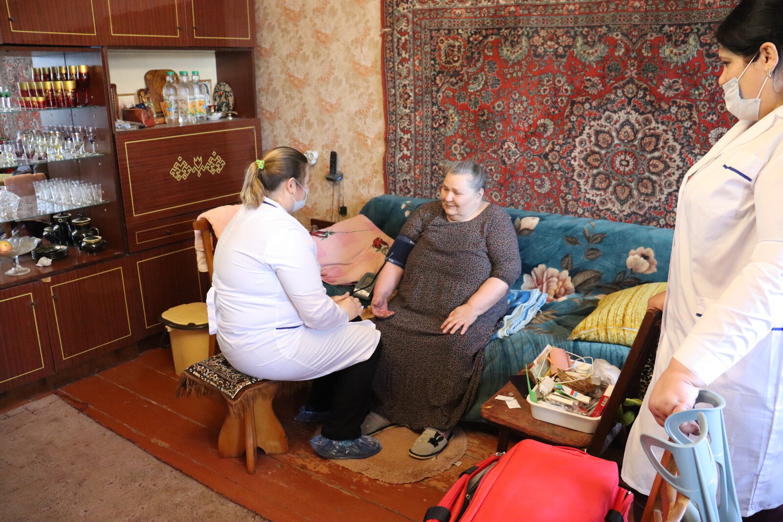 Îngrijirile au început să dea roade - Galina poate merge acum și fără baston Îngrijirile au început să dea roade - Galina poate merge acum și fără baston