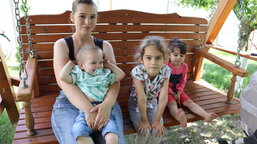 Aurica’s life is returning to normality thanks to cash assistance for refugees in Moldova