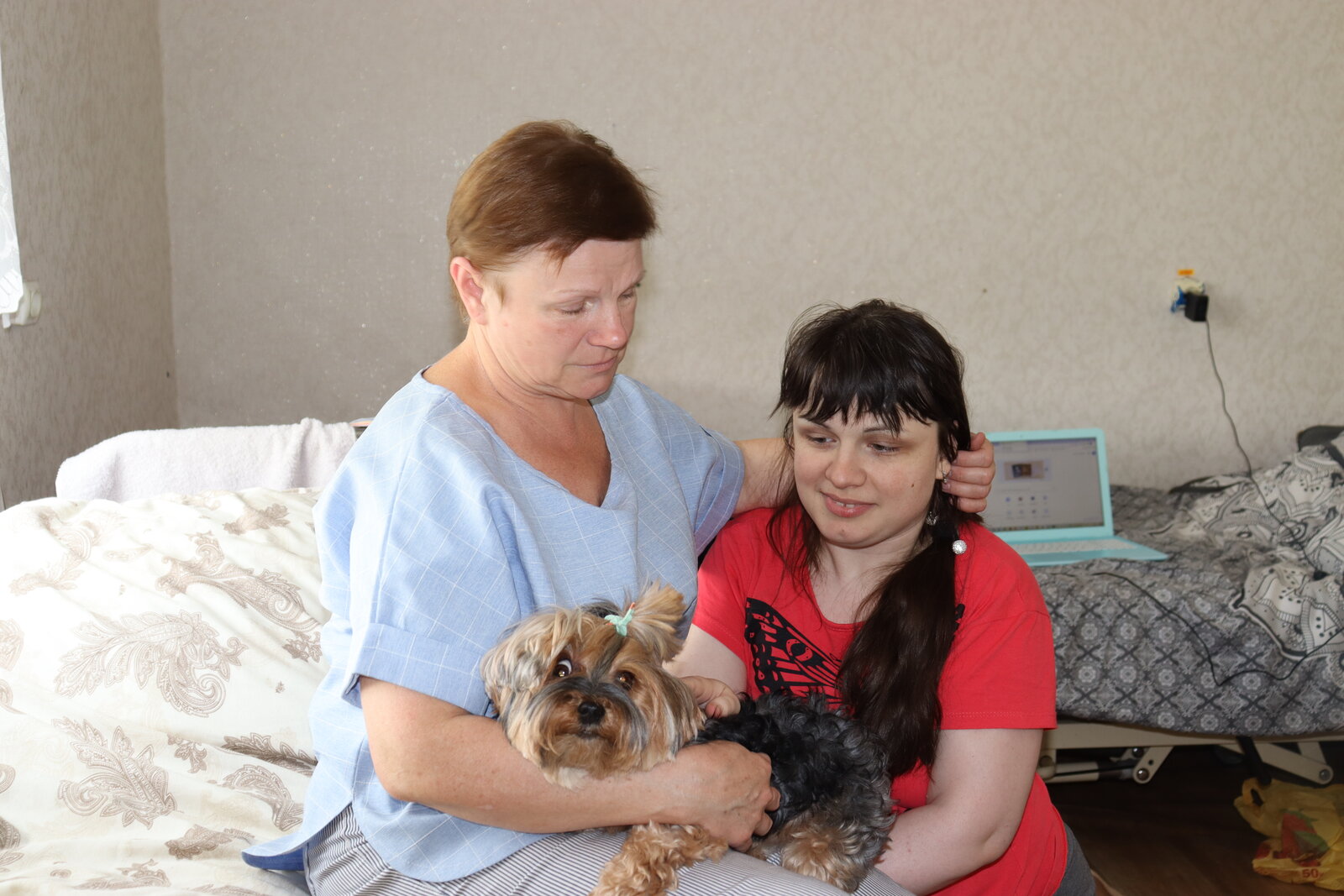 Ludmila and Alina are mother and daughter Ludmila and Alina are mother and daughter