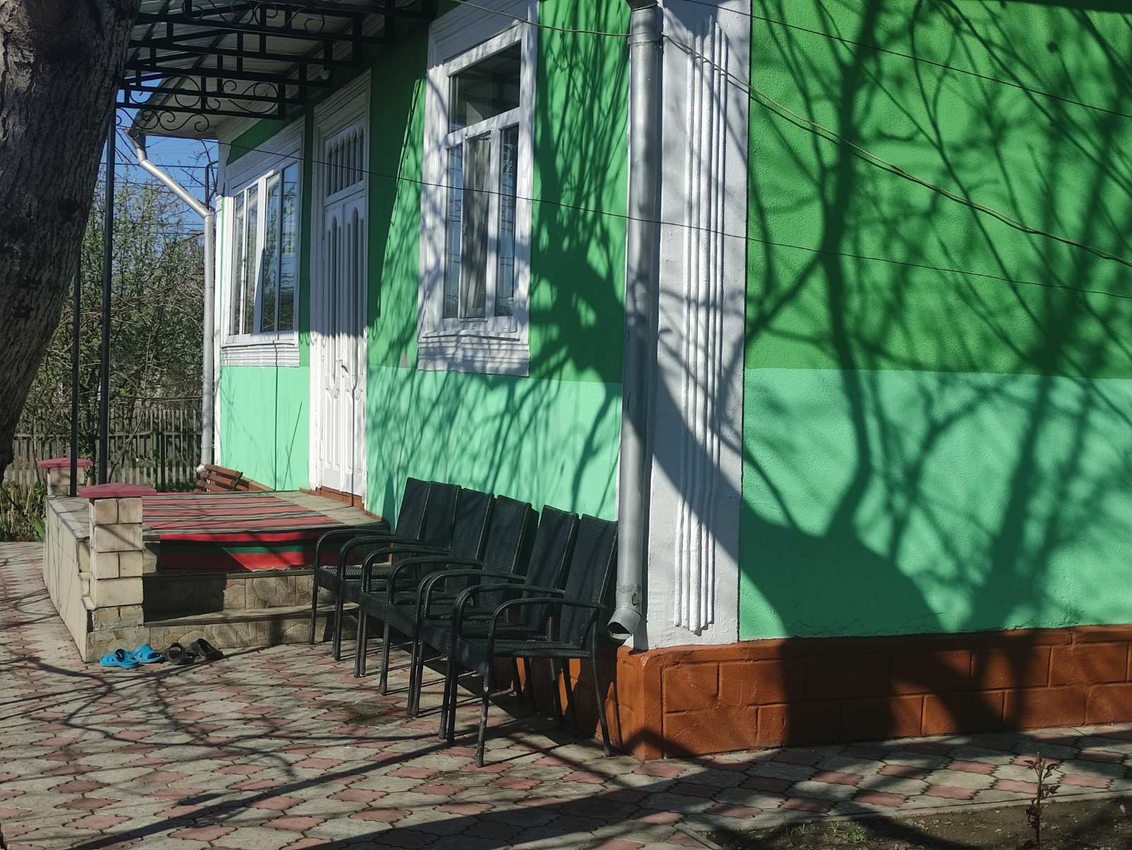 The peer supporter may organise group meetings, go out with patients for walks or cultural activities if possible The peer supporter may organise group meetings, go out with patients for walks or cultural activities if possible