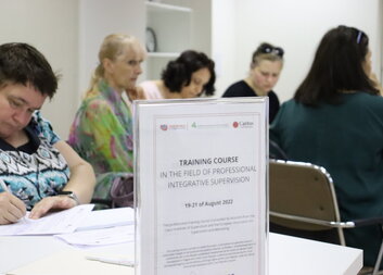 Eight peer supporters in Moldova will assist people with mental health condition by sharing their experiences of recovery