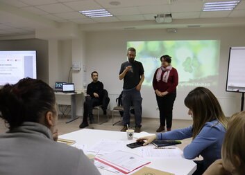 Susținătorul de la egal la egal  - un exemplul viu de recuperare și sprijin 