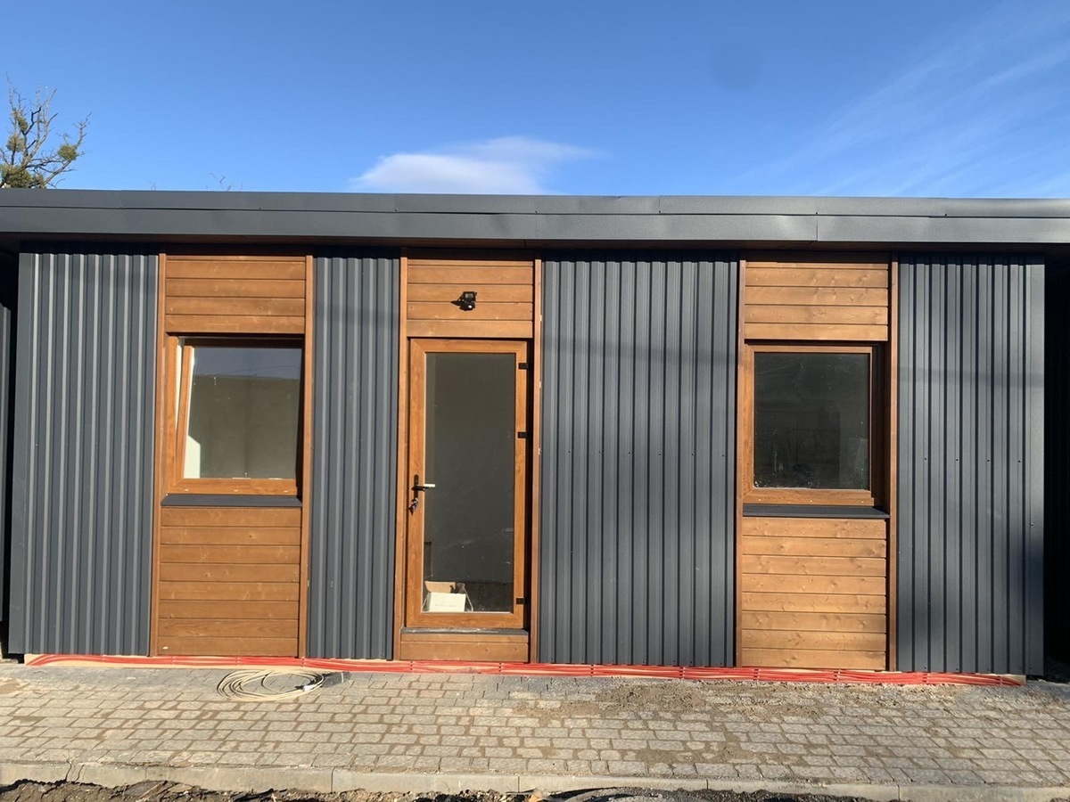 Caritas Cehia a construit case modulare în vestul Ucrainei pentru grupuri vulnerabile, cum ar fi mamele singure și persoanele în vârstă Caritas Cehia a construit case modulare în vestul Ucrainei pentru grupuri vulnerabile, cum ar fi mamele singure și persoanele în vârstă