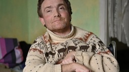 Mihai din Moldova nu se poate descurca fără ajutorul celor care îl îngrijesc. Caritas Cehia îi oferă asistență medicală și socială.