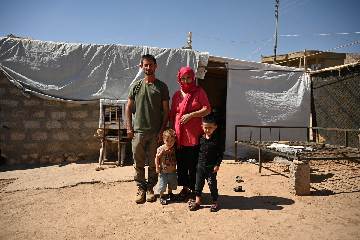 Familia Jezidi, refugiată in Iraq Kurdistan Familia Jezidi, refugiată in Iraq Kurdistan