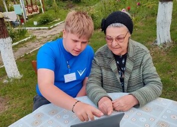 We want to bring positive changes to the lives of the elderly people and those living alone, says Mihaela and Laurențiu, young volunteers from Moldova